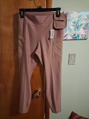 NWT Old Navy Leggings Size Medium High Rise 7/8 Ankle Powersoft